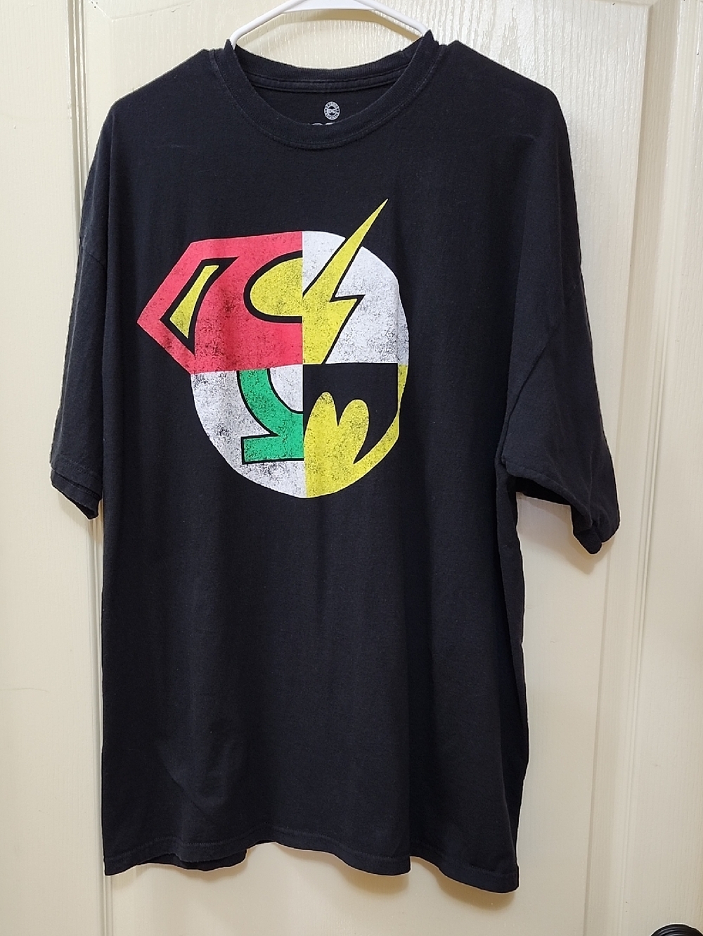 DC COMICS GRAPHIC SHIRT